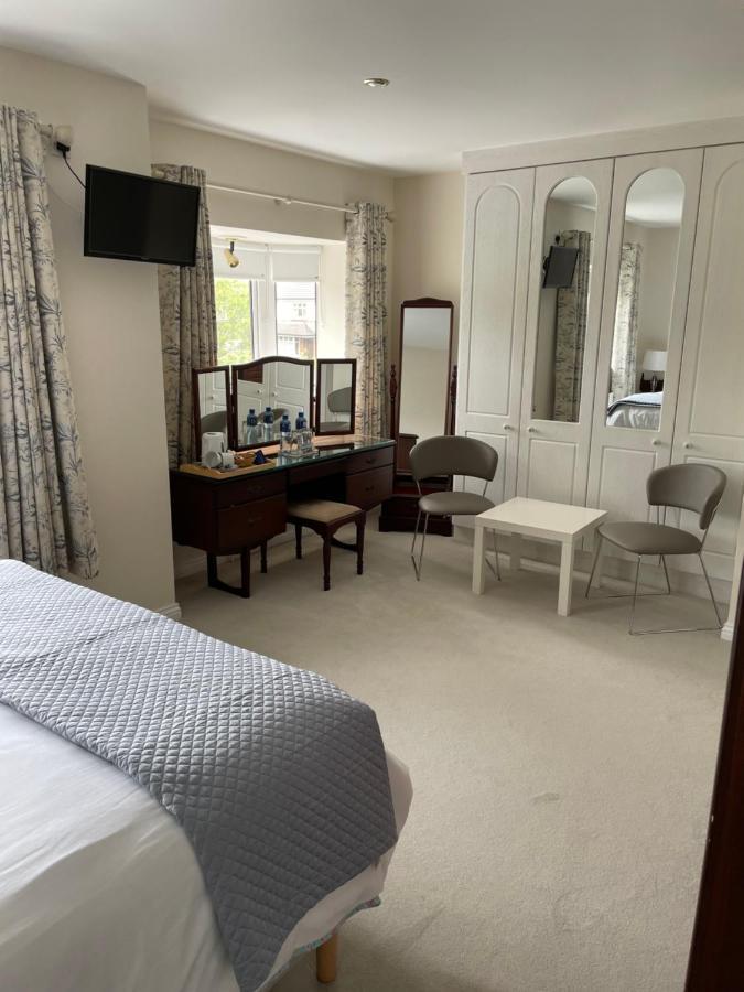 The Wave Bed & Breakfast กัลเวย์ ภายนอก รูปภาพ